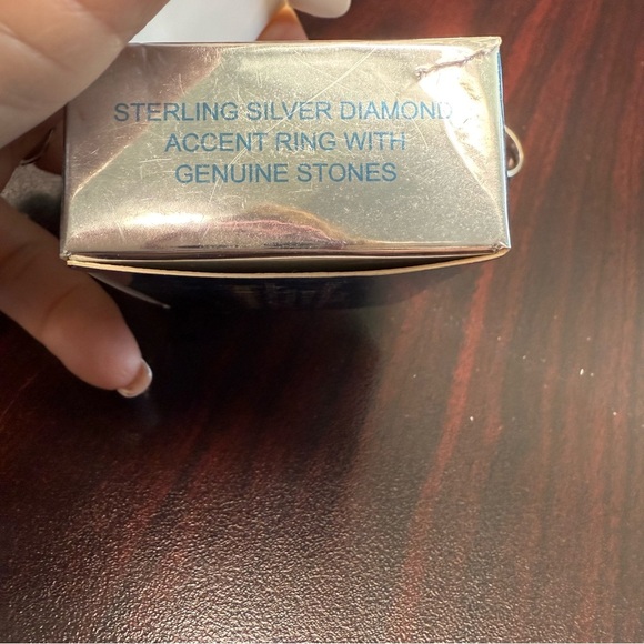 Avon Sterling Silver Diamond accent Ring with genuine stones size 6 NIB vintage - Picture 5 of 7